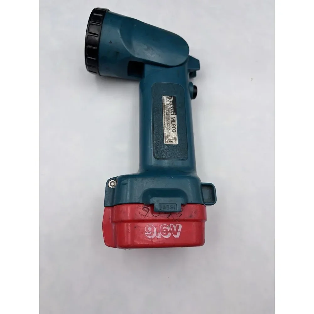 Makita Flashlight With Battery And Battery Charger Tested Works‎ ML903. (2528)